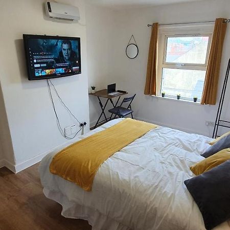 Fast Broadband, Budget Stay, Free Netflix. Cardiff Dış mekan fotoğraf