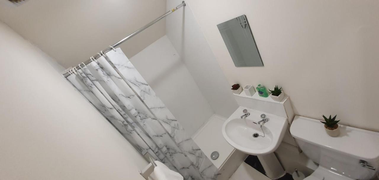 Fast Broadband, Budget Stay, Free Netflix. Cardiff Dış mekan fotoğraf